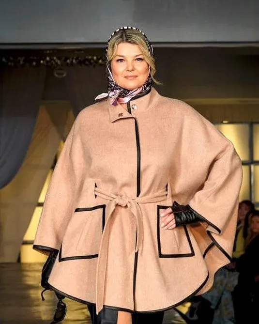 ALICE MOCHA BEIGE Belted Cape Coat in Virgin Wool Cashmere Black Leather