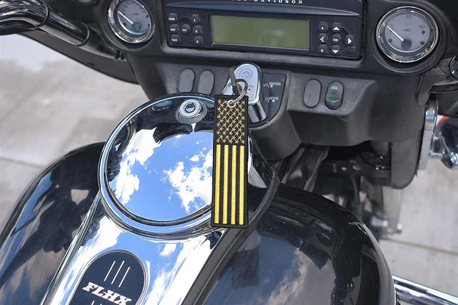 American Flag Keychain with Key Ring and Carabiner - (Metallic Gold & Black)