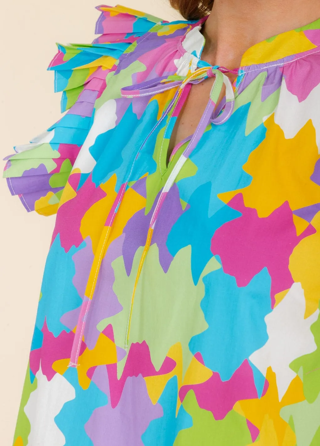 WOMEN'S RUFFLE SLEEVE V-NECK MULTI PRINT BLOUSE